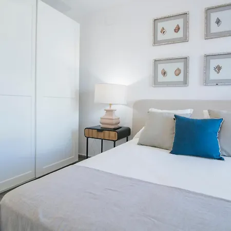 Acogedor Con Jardin En 1 아파트